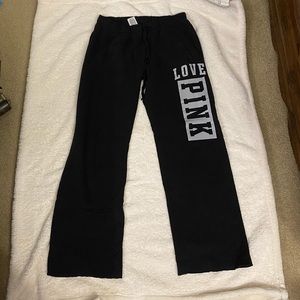 Pink boyfriend sweatpants with strings and pockets !